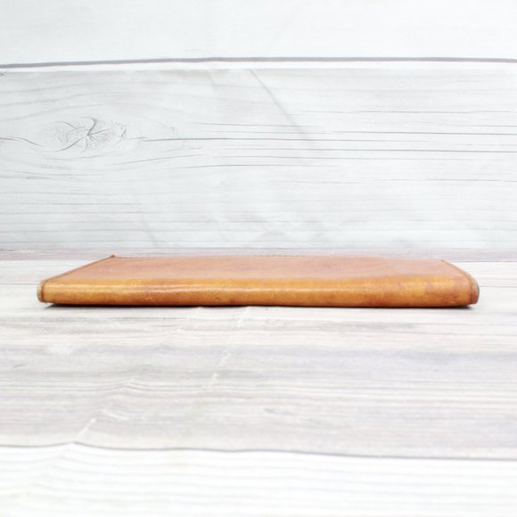 *Vintage Brown Leather 9-Inch Bi-Fold Wallet - Picture 5 of 9